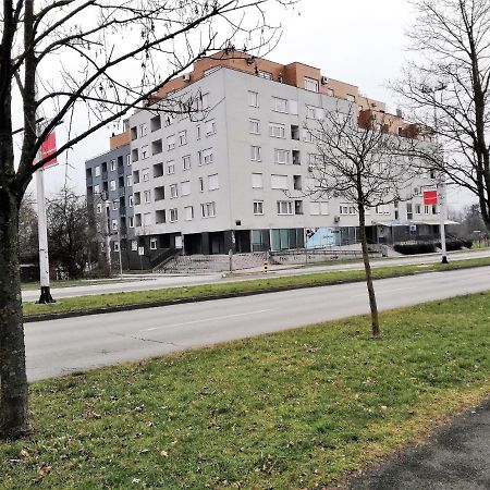 Apartman Ella Apartment Zagreb Bagian luar foto