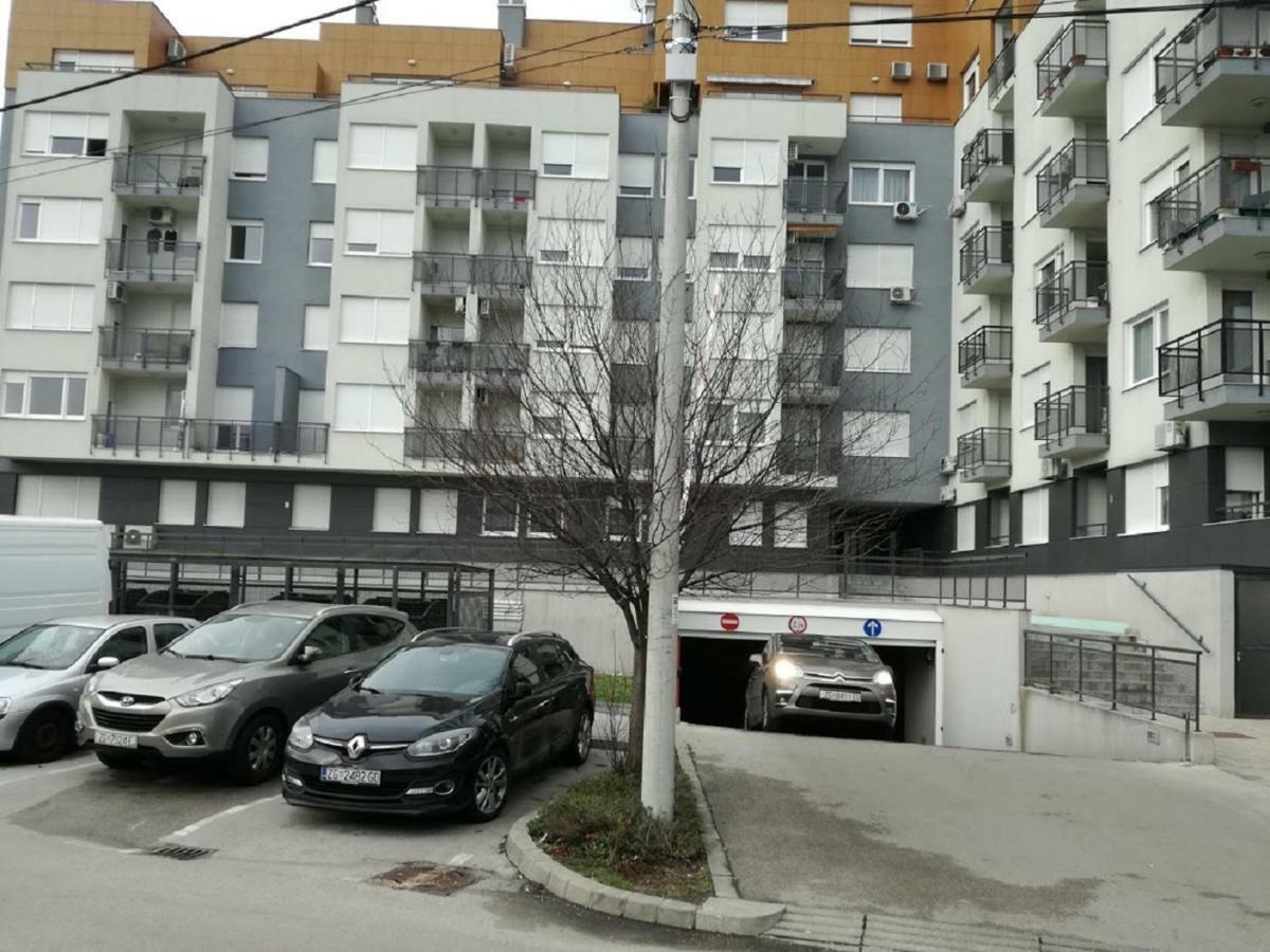 Apartman Ella Apartment Zagreb Bagian luar foto